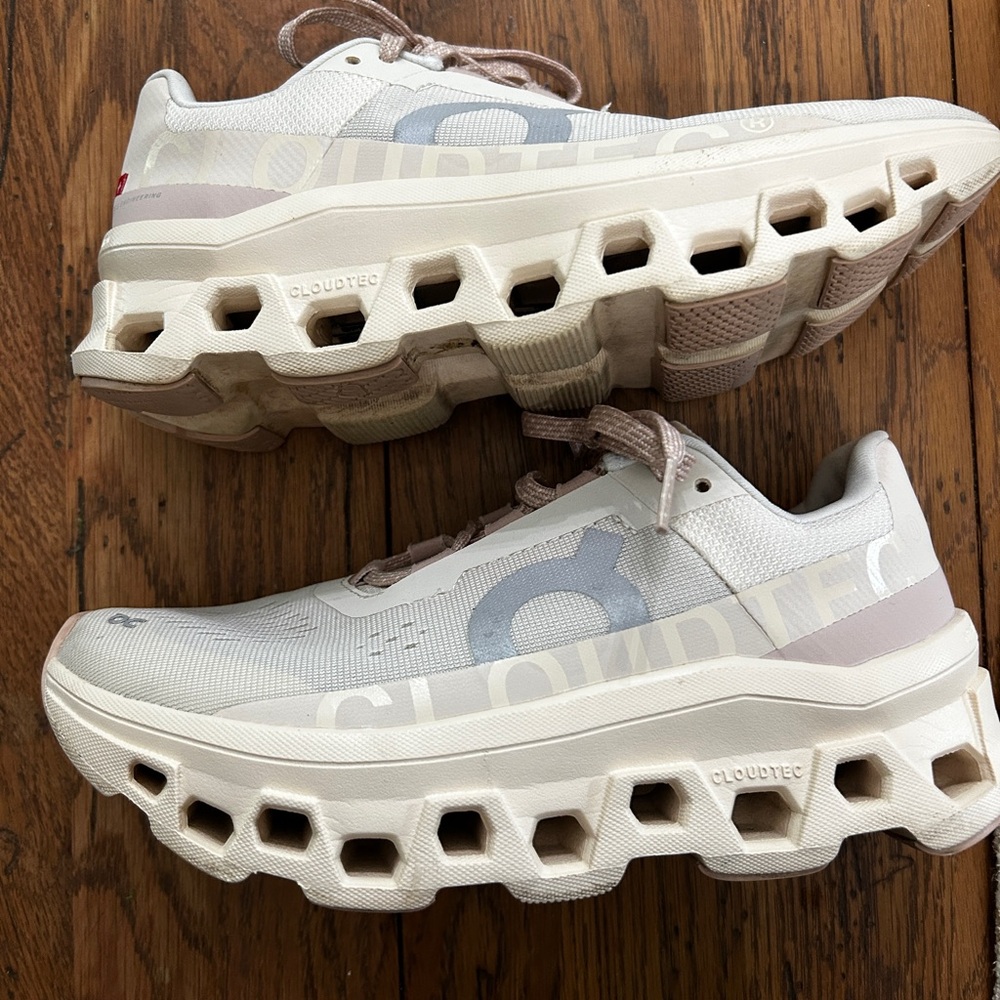 On Running White and Cream Cloudmonster Womens Fawn Moon Size 7